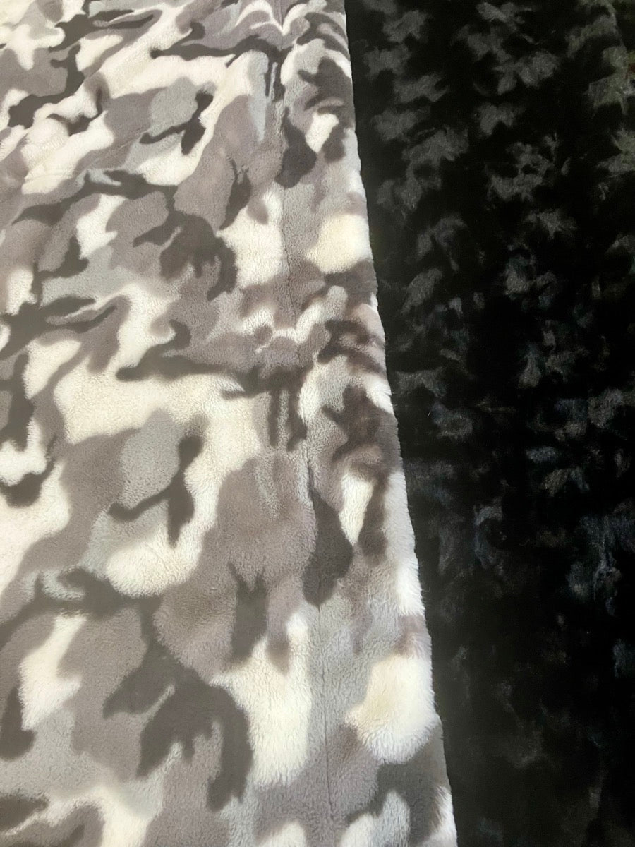 Gray Black Camo Cuddle Luxe Minky Throw Blanket     MB1112