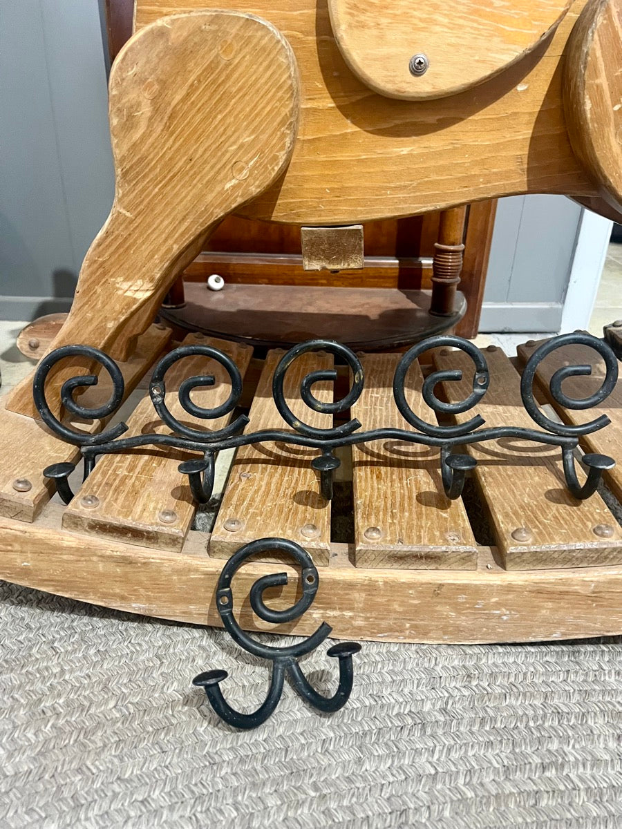 Scroll Iron Rack Set    HD1113