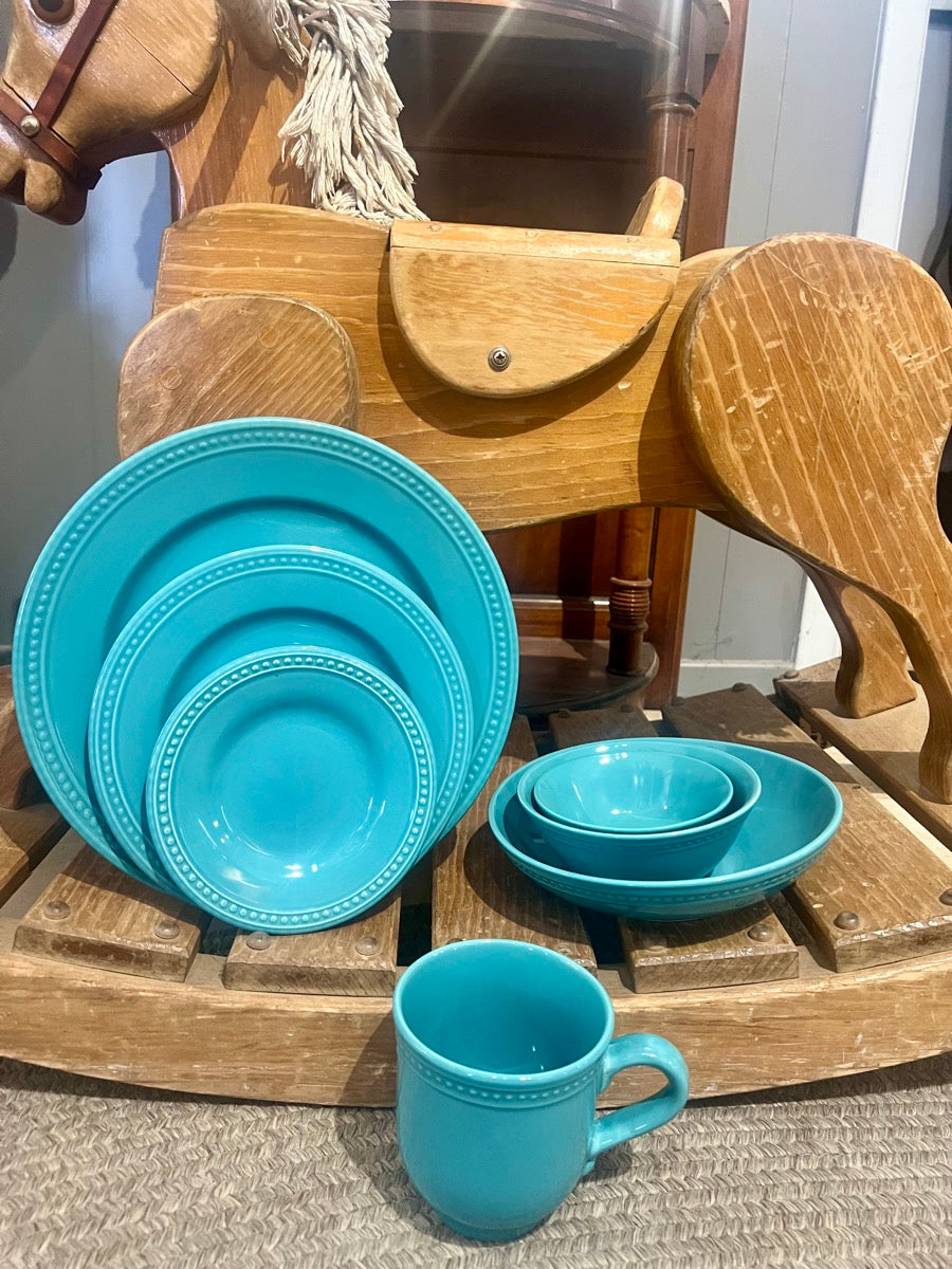 Kitchen & Dining