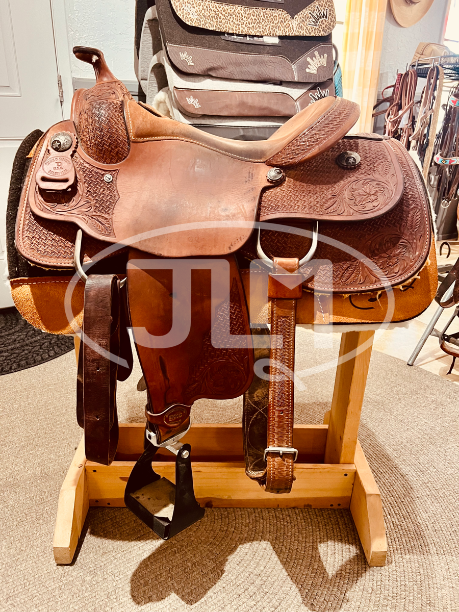 V Rising Saddles Saddles – JLM The Store