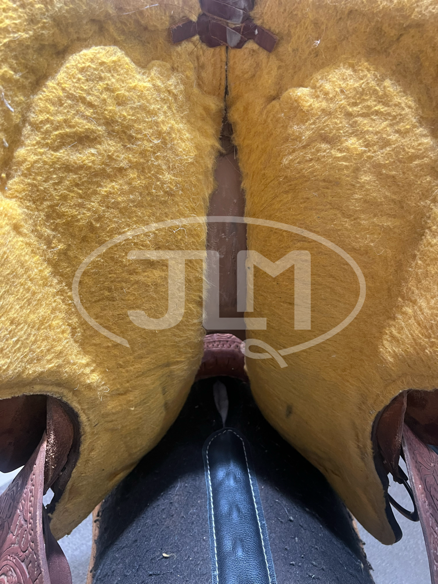 15.5" Corriente Team Roping Saddle