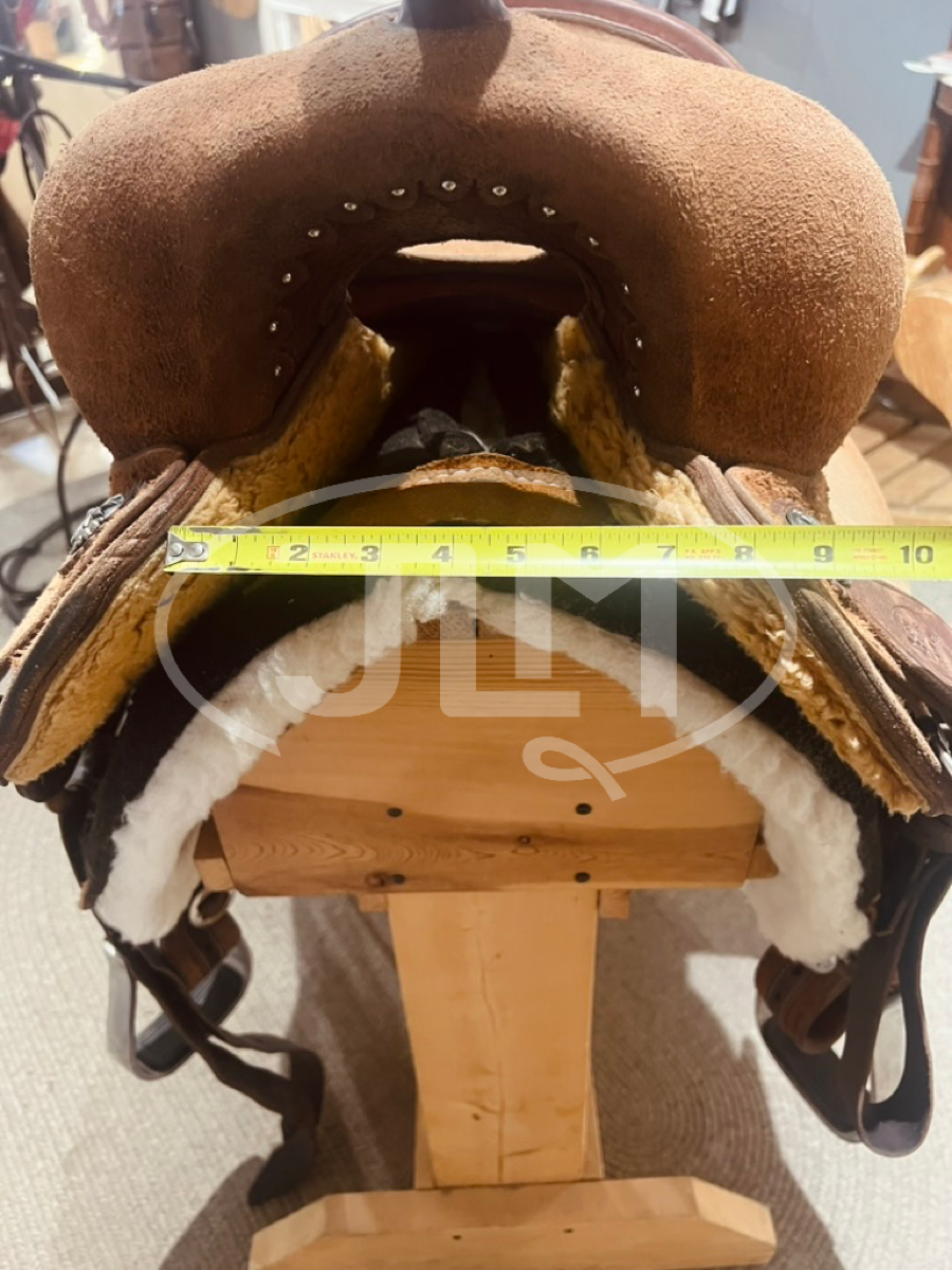 13.5" Dusty Barrett Barrel Saddle