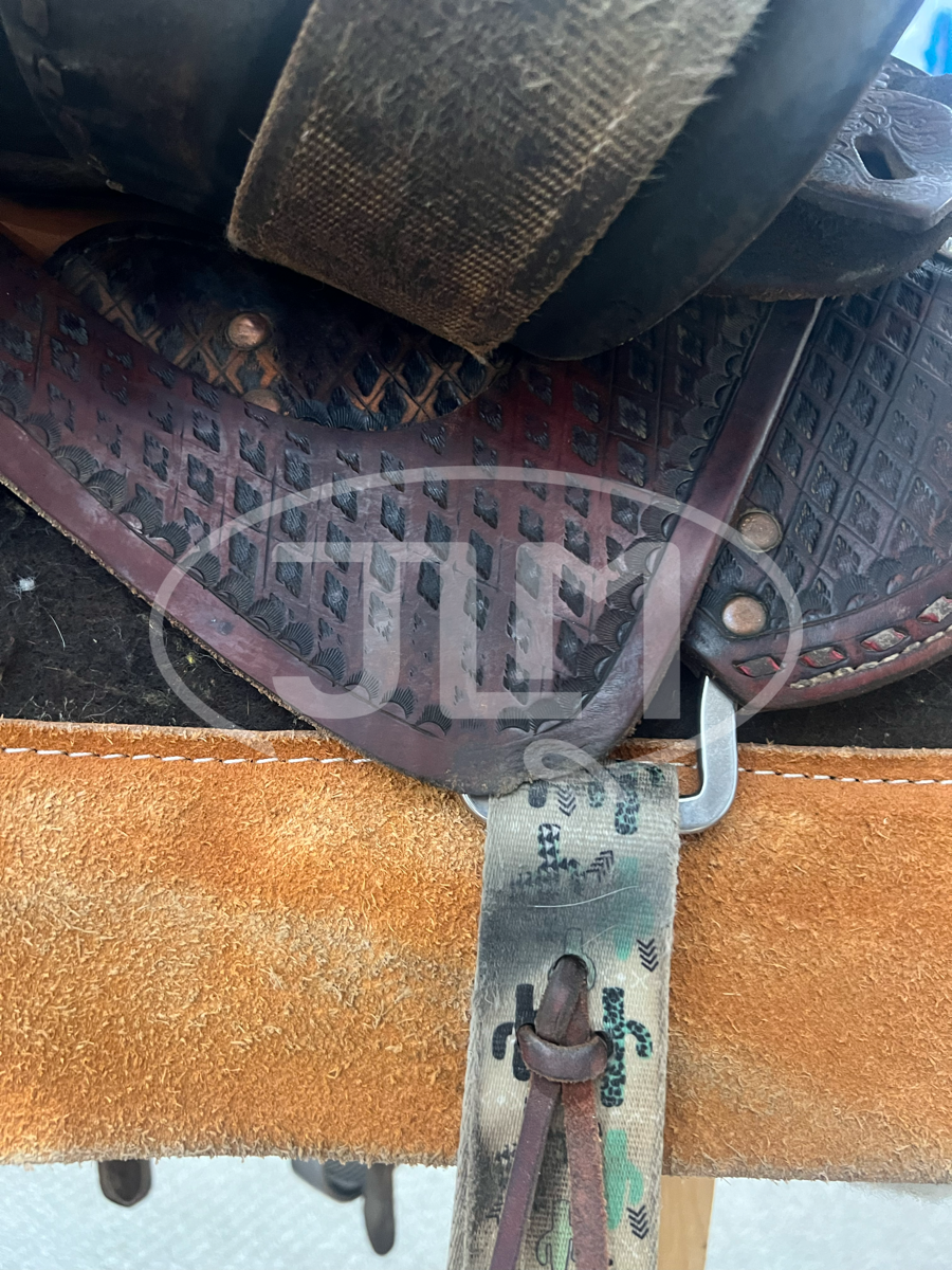 13.5" Wide Double J Pozzi Pro Racer Barrel Saddle