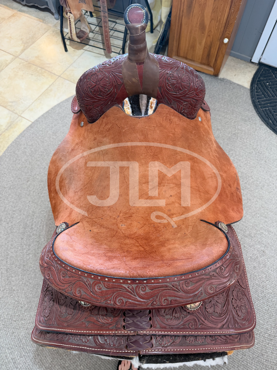 17" Usher Branded Cutting Saddle