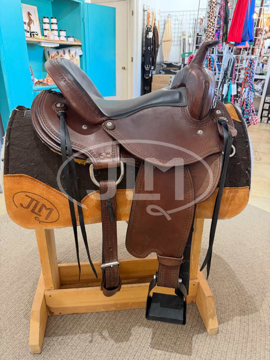 16" Dakota Trail Saddle 213