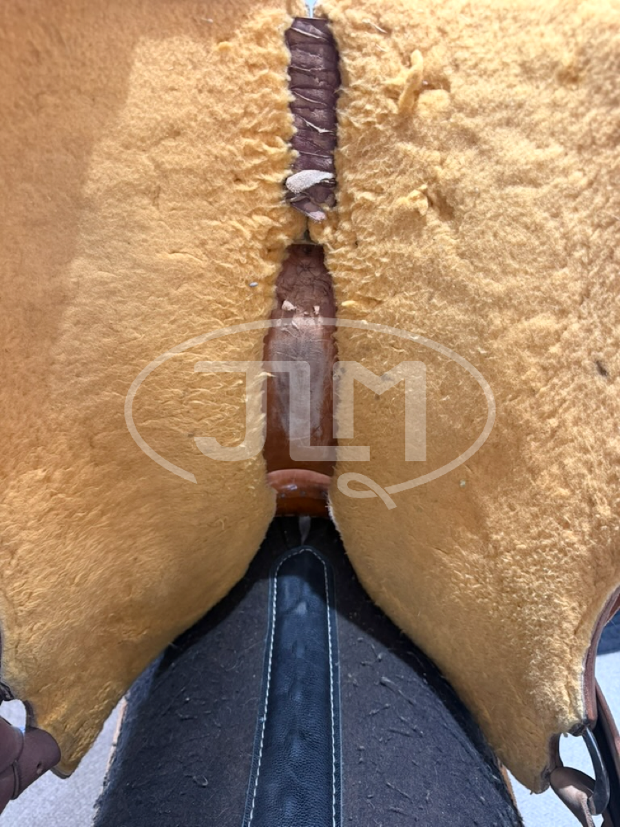 13.5" Flat Creek Barrel Saddle