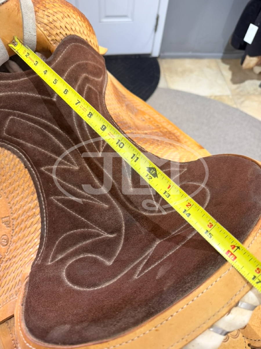 15.5" Carmel Saddlery Team Roping Saddle