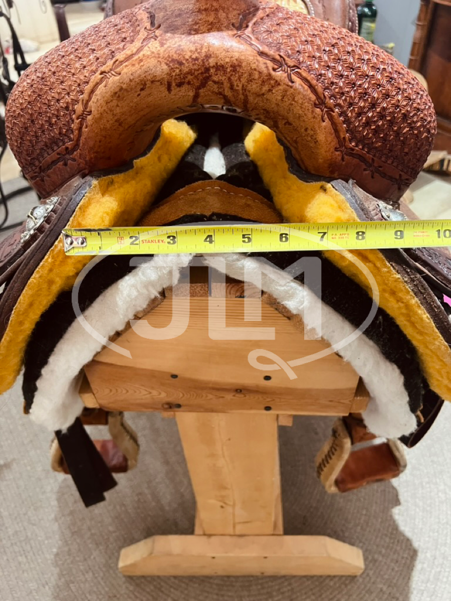 15.5" Rocking T Team Roping Saddle