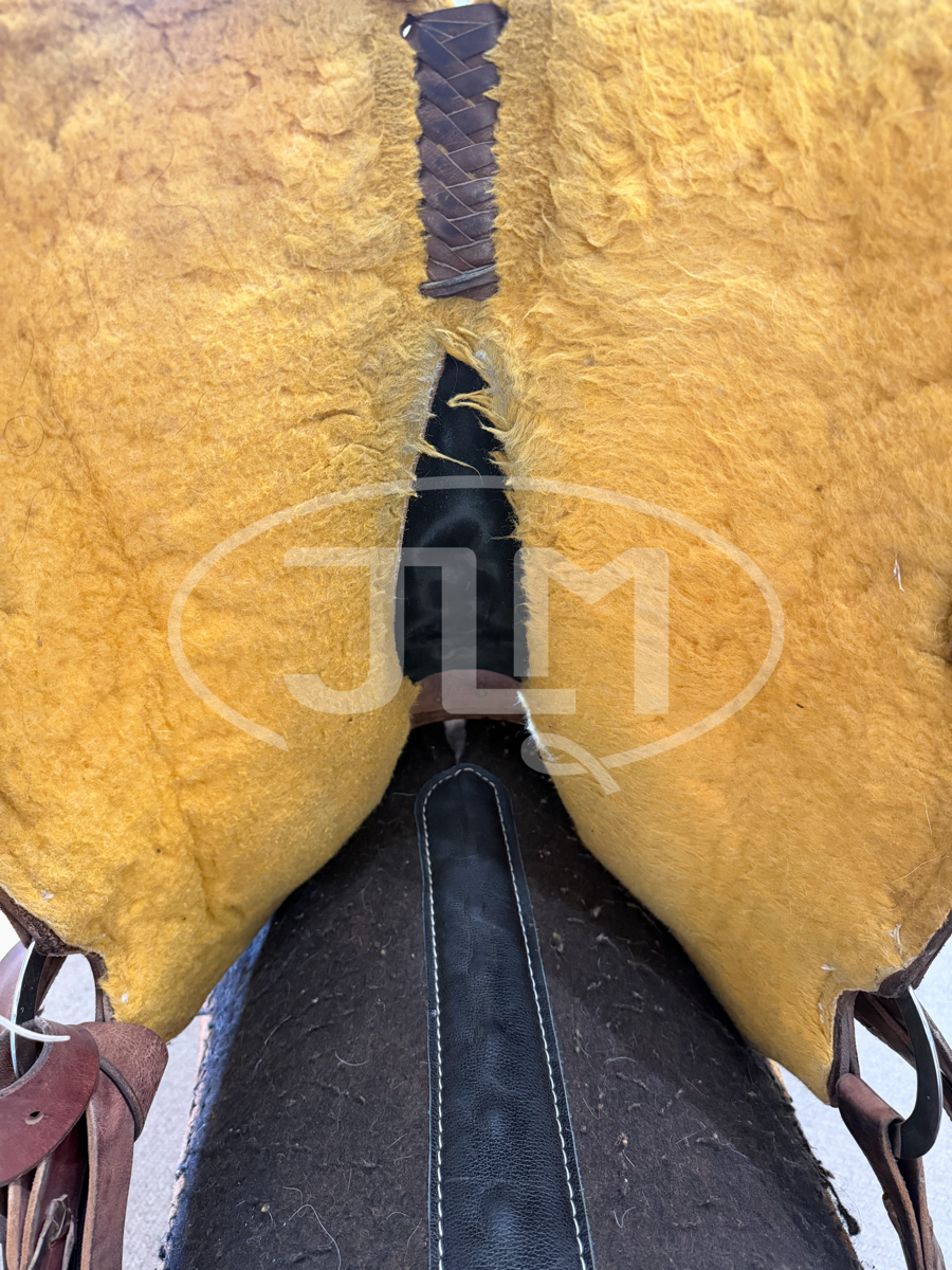 13.5" Connolly Saddlery Chocolate Roughout White Buckstitch Barrel Saddle