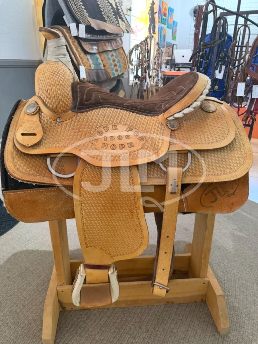 15.5" Carmel Saddlery Team Roping Saddle