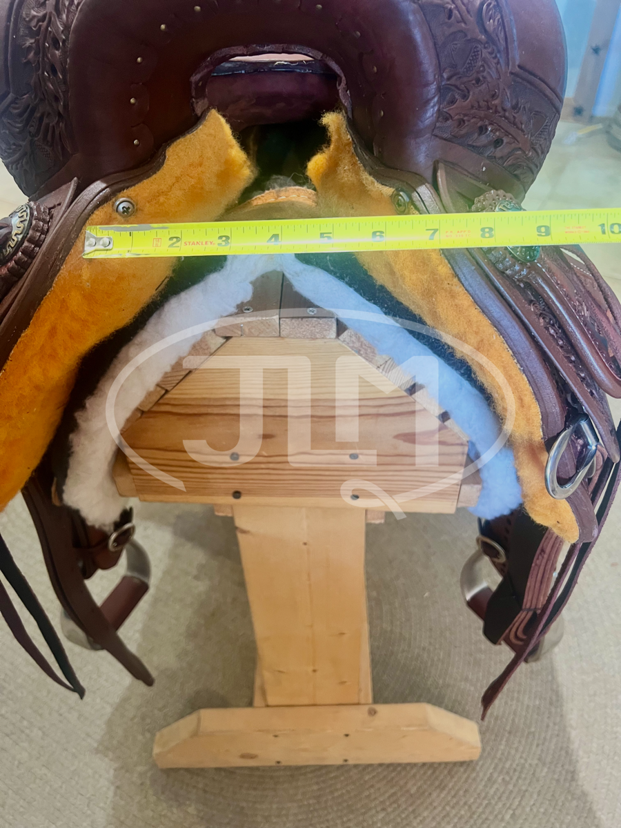 16" Stray Dog Cutting Saddle