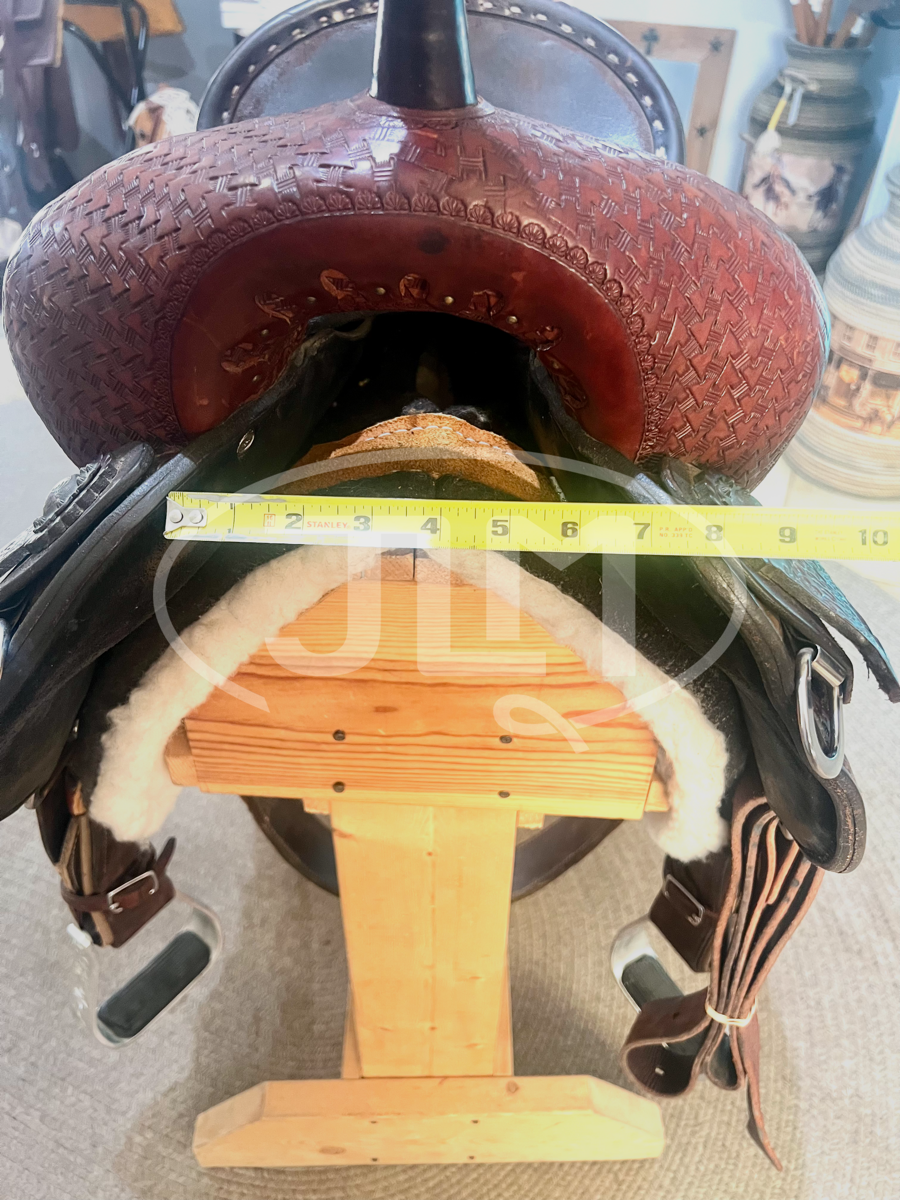 14.5" Narrow #9 Double J Pozzi Pro Racer Barrel Saddle