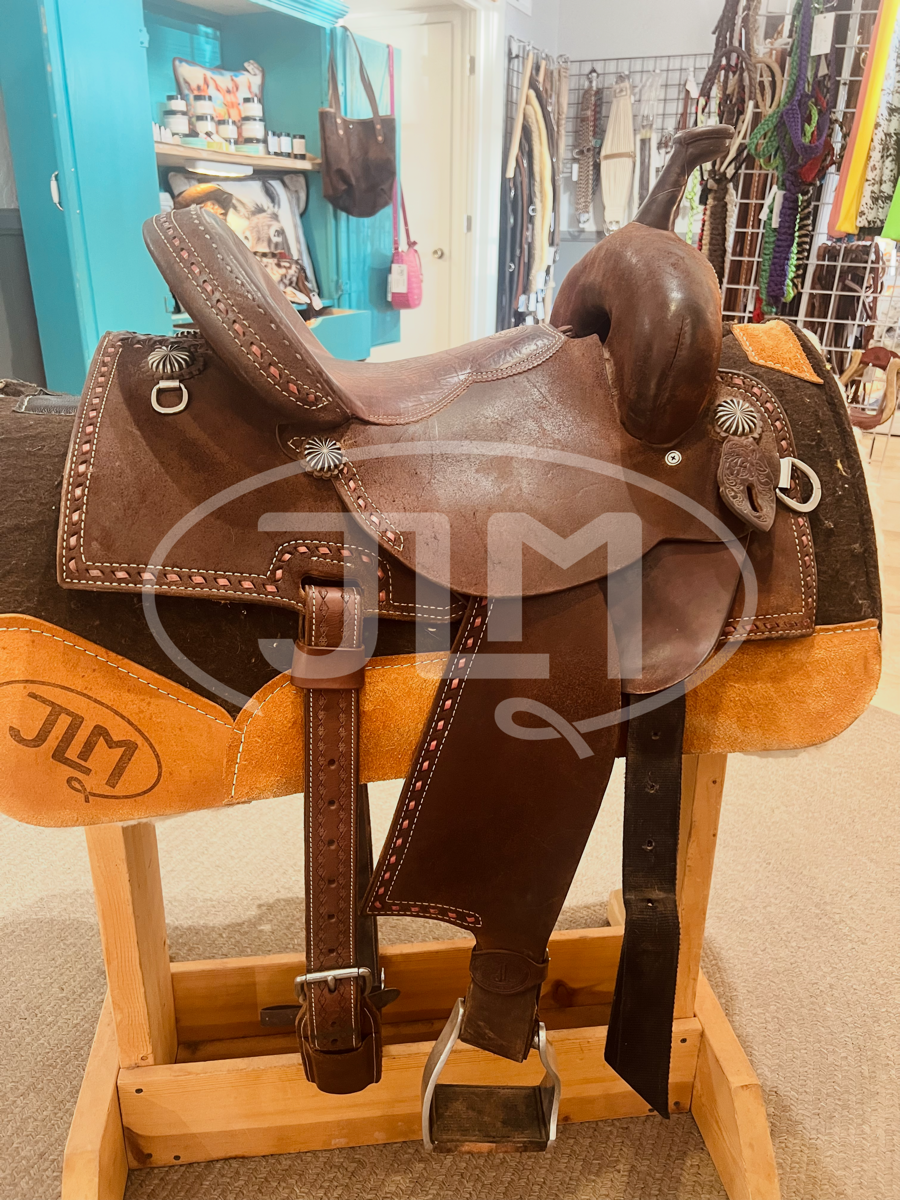 13.5" Wide Double J Pozzi Pro Racer Barrel Saddle