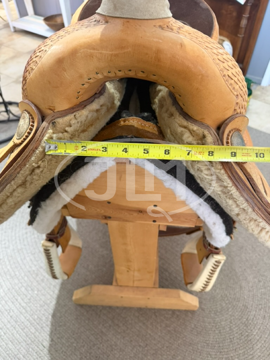 15.5" Carmel Saddlery Team Roping Saddle