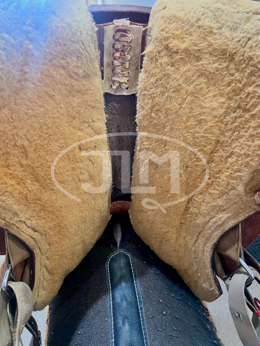 15.5" Double J Saddlery Lynn McKenzie Special Barrel Saddle