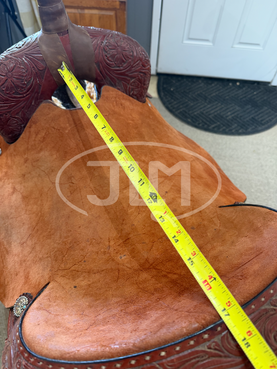 17" Usher Branded Cutting Saddle