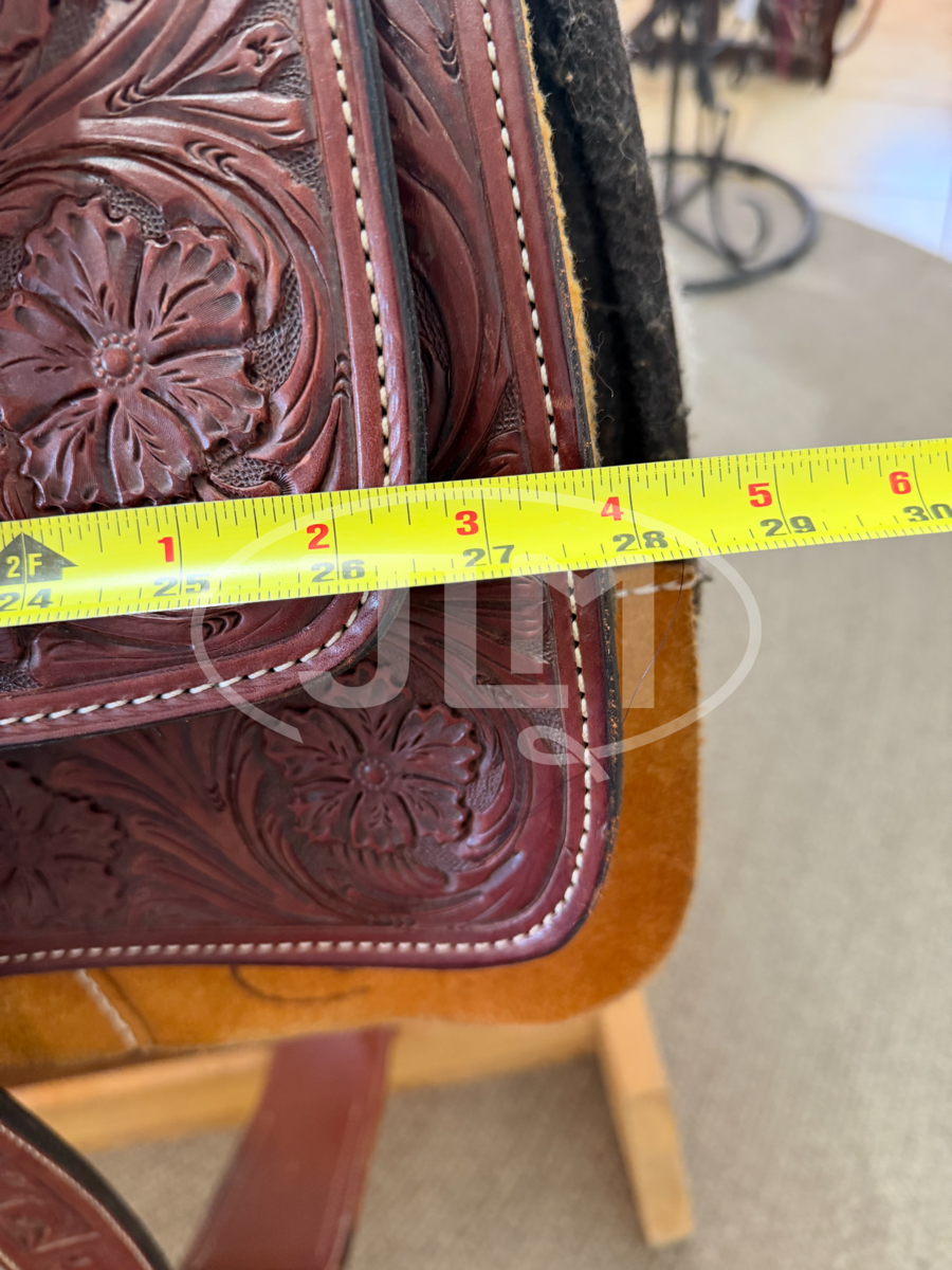 17" Usher Branded Cutting Saddle