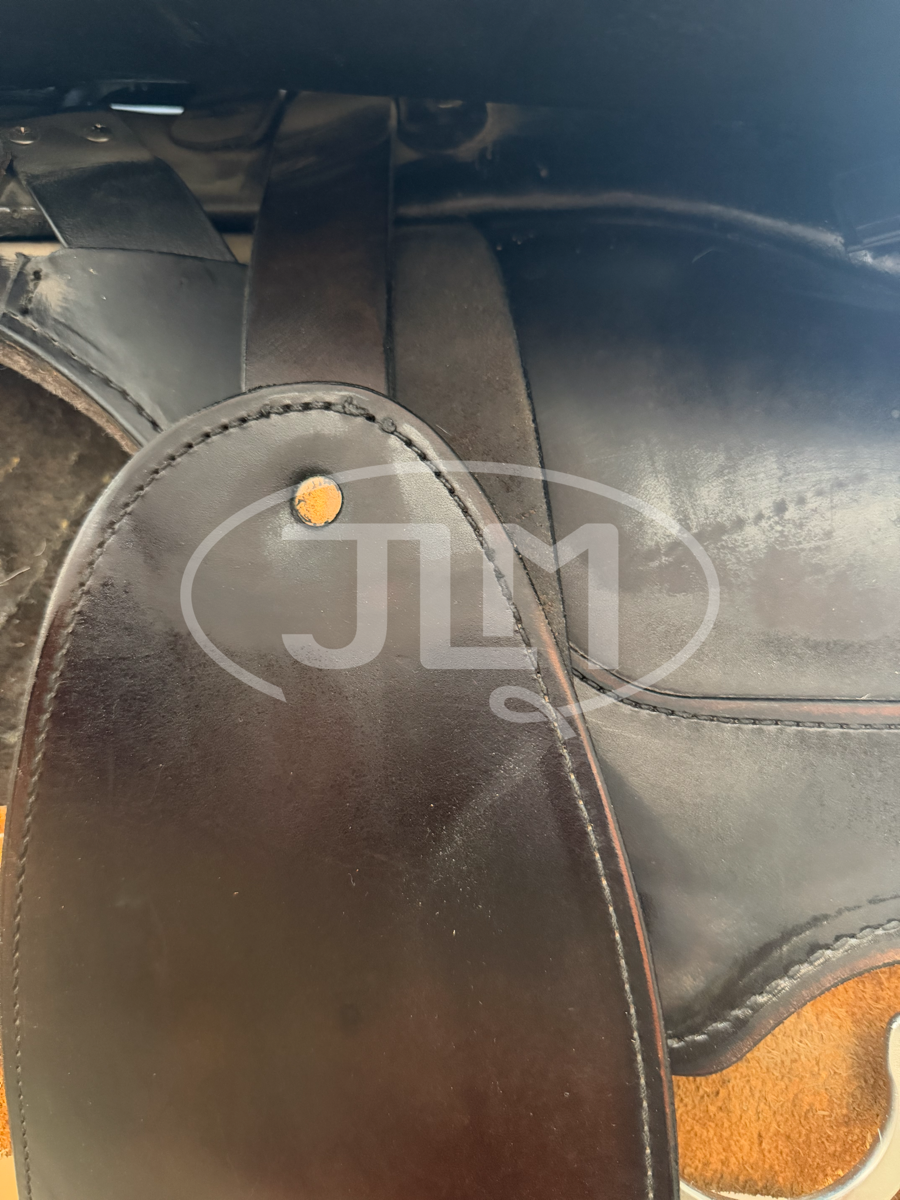 16.5" Tucker Vista Endurance Trail Saddle