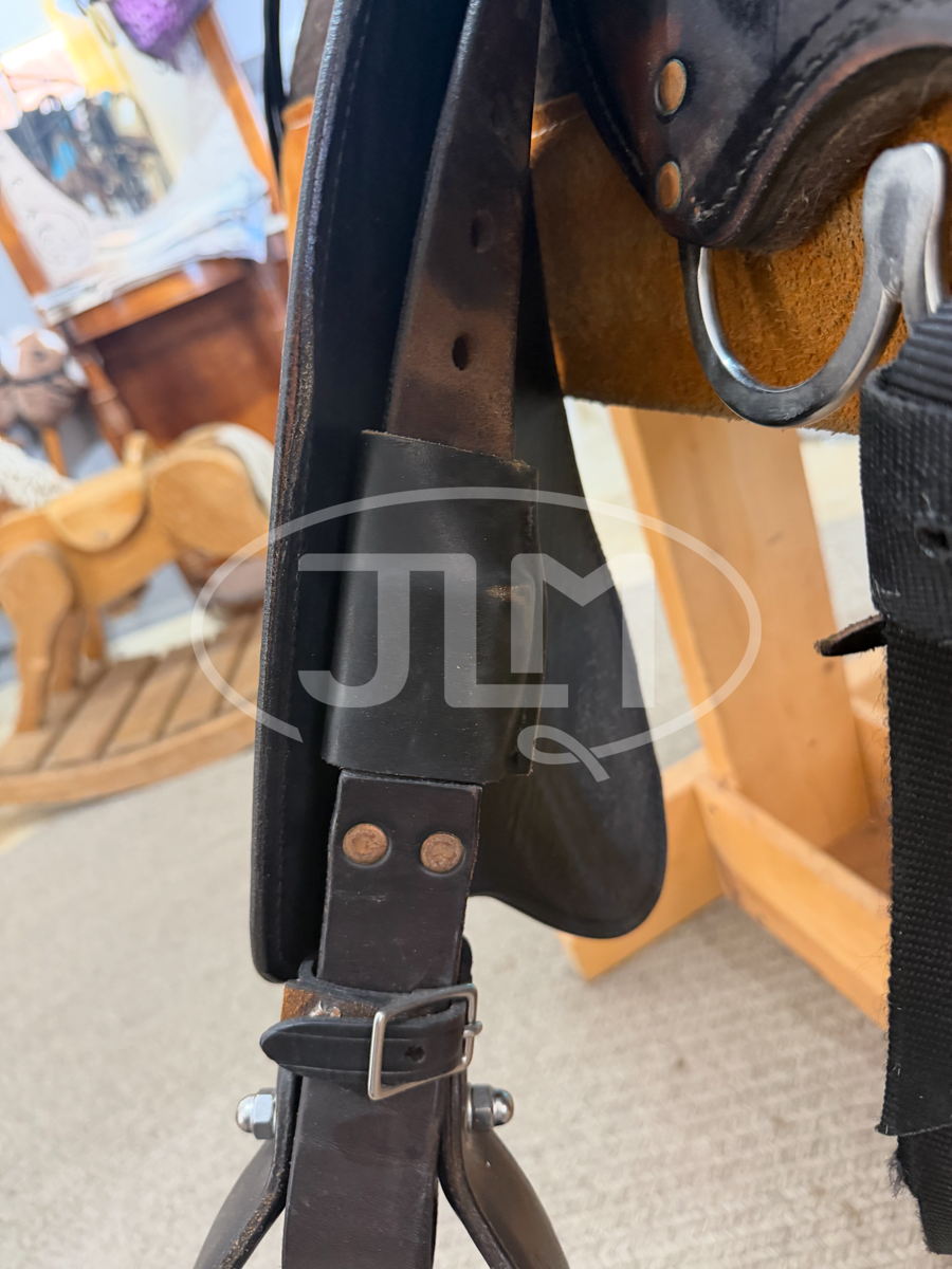 16.5" Tucker Vista Endurance Trail Saddle
