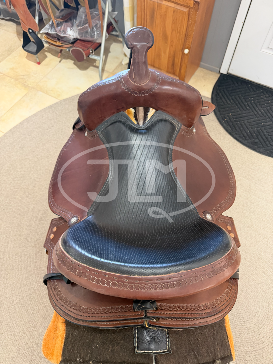 16" Dakota Trail Saddle 213