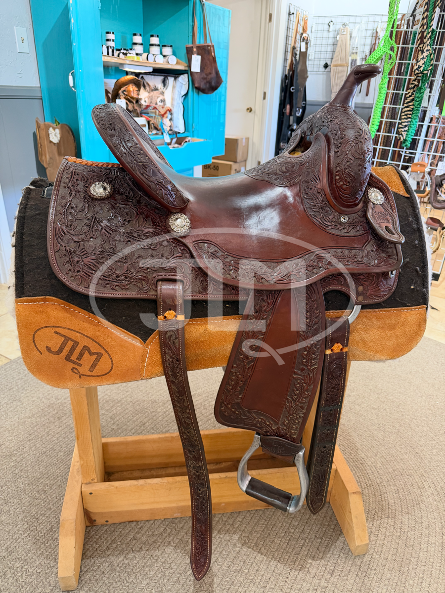 15" Stray Dog Barrel Saddle