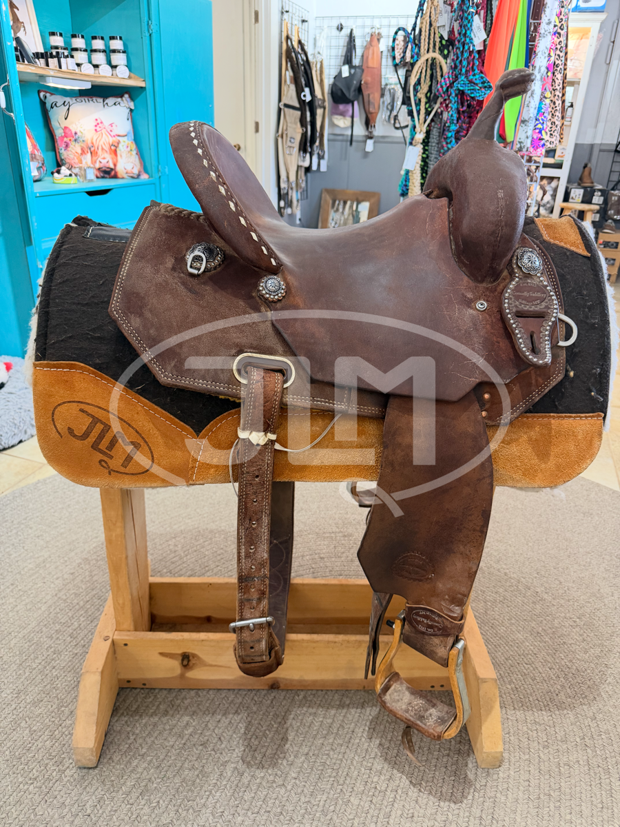 13.5" Connolly Saddlery Chocolate Roughout White Buckstitch Barrel Saddle