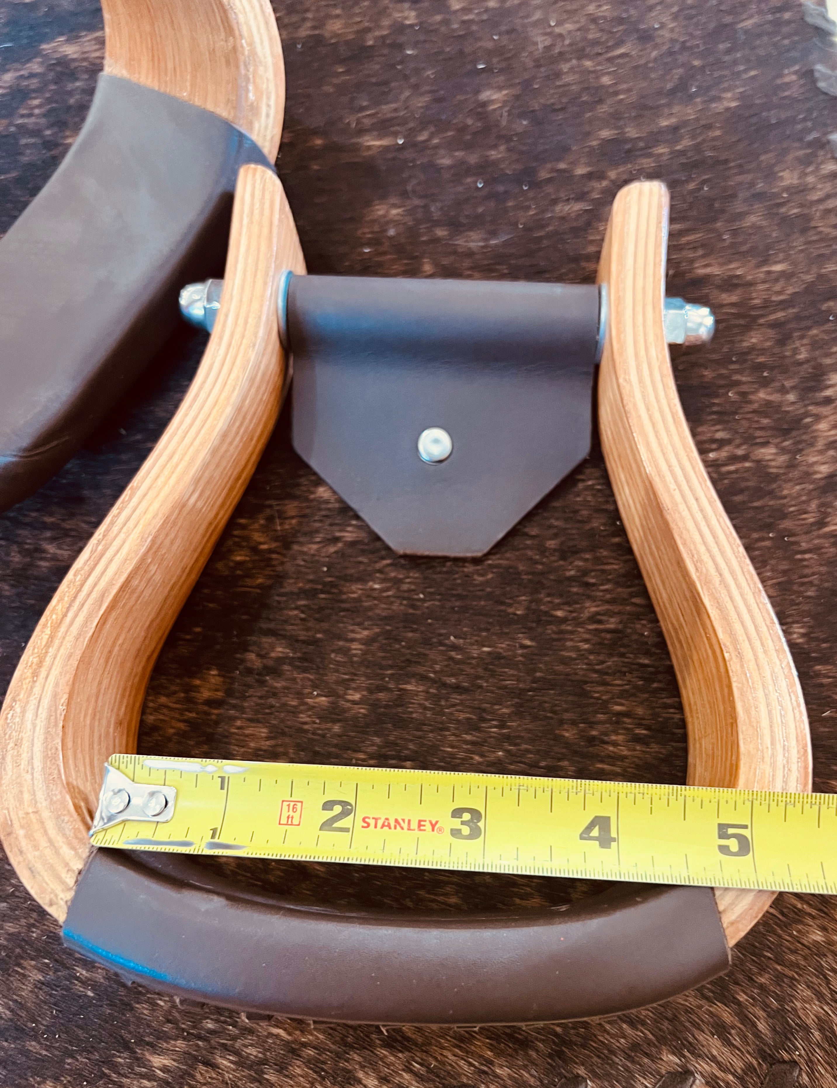 Hilason 2" Wood Bell Stirrups