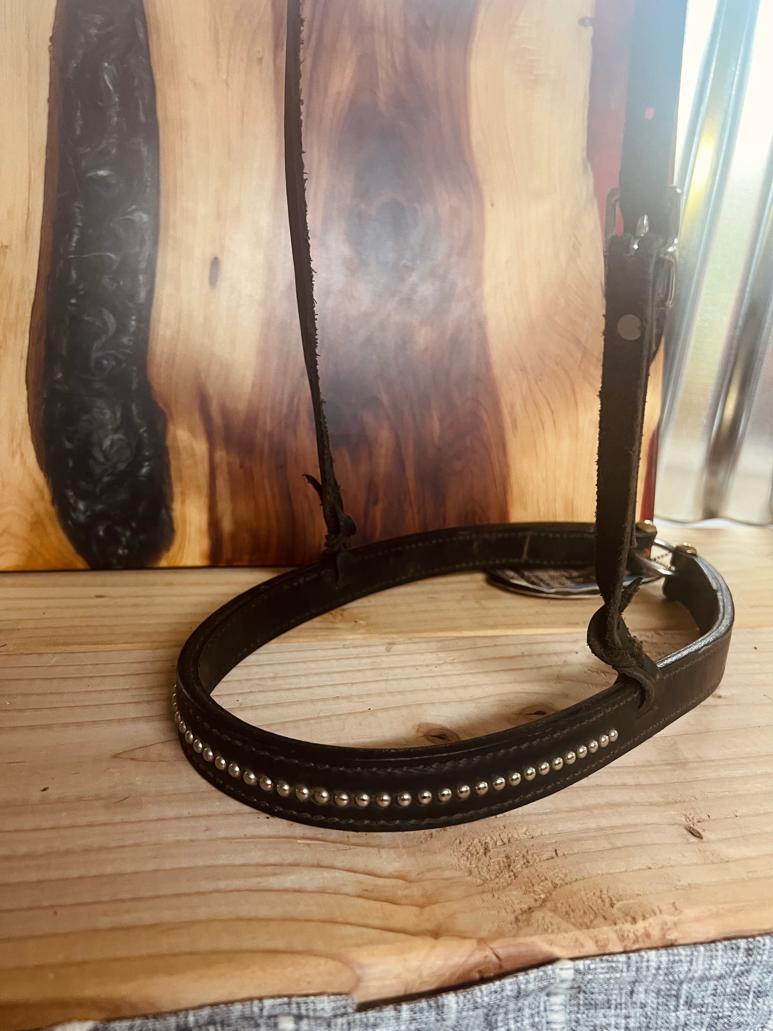 Weaver Back In Black Tie Down Noseband