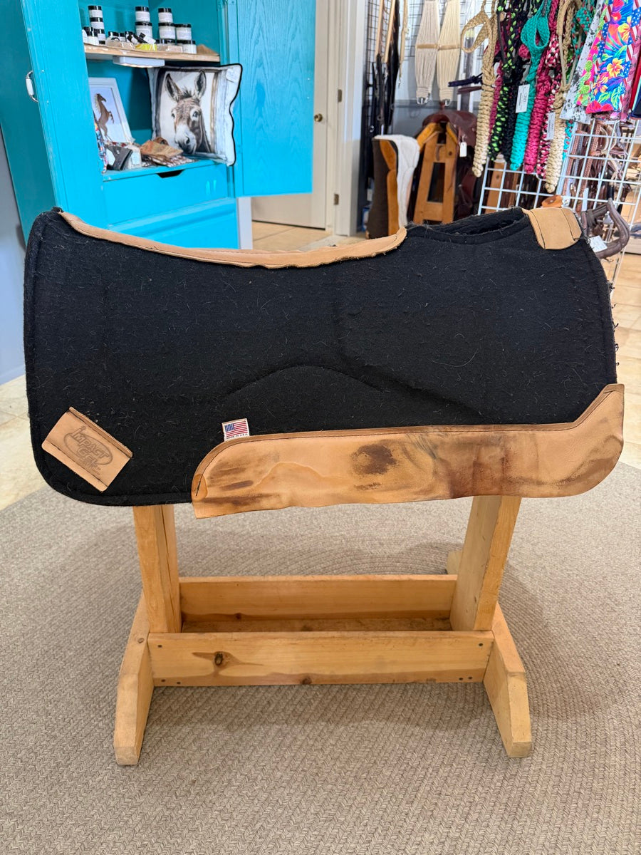 Impact Gel Set Back Saddle Pad   32 in x 3/4 in   SP1147