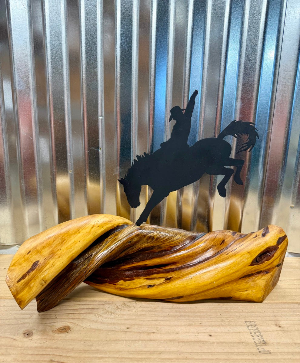 8 Seconds Wood Centerpiece     RK1111