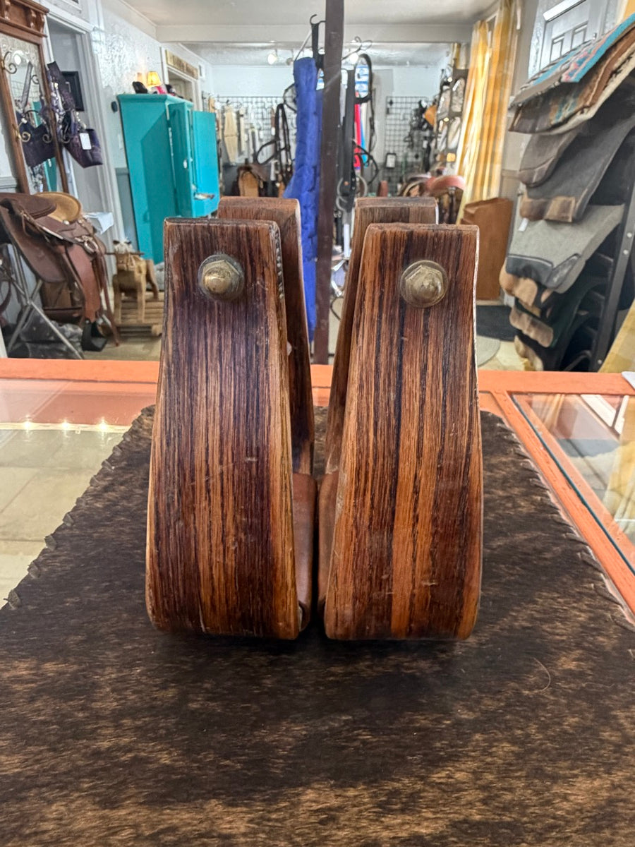 Nettles Deep Roper Stirrups       ST1119