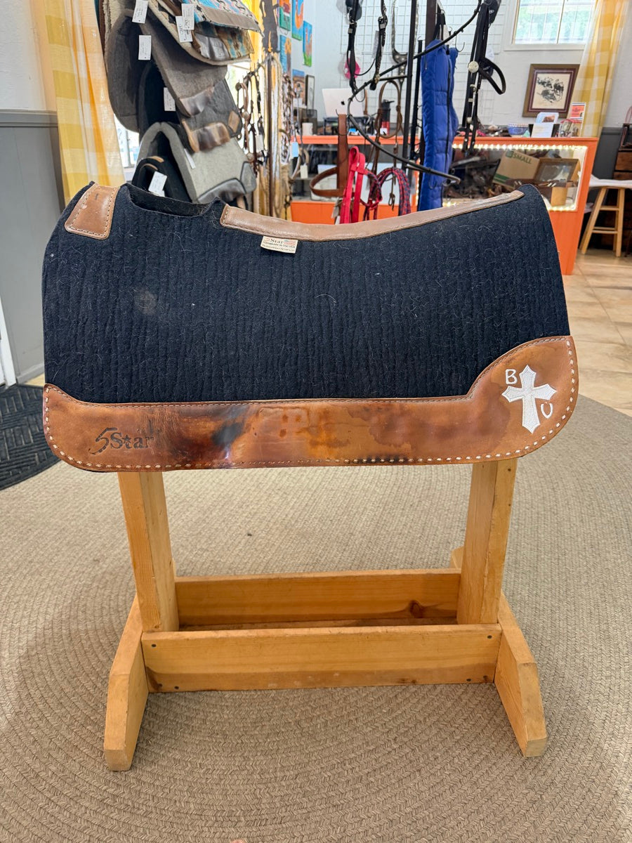 5 Star Barrel Racer Saddle Pad   30 in x 28 in x 7/8 in   SP1152