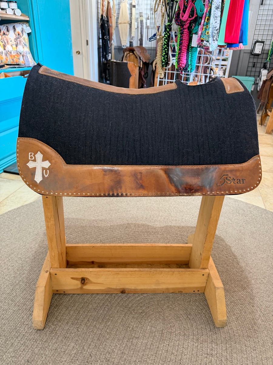 5 Star Barrel Racer Saddle Pad   30 in x 28 in x 7/8 in   SP1152