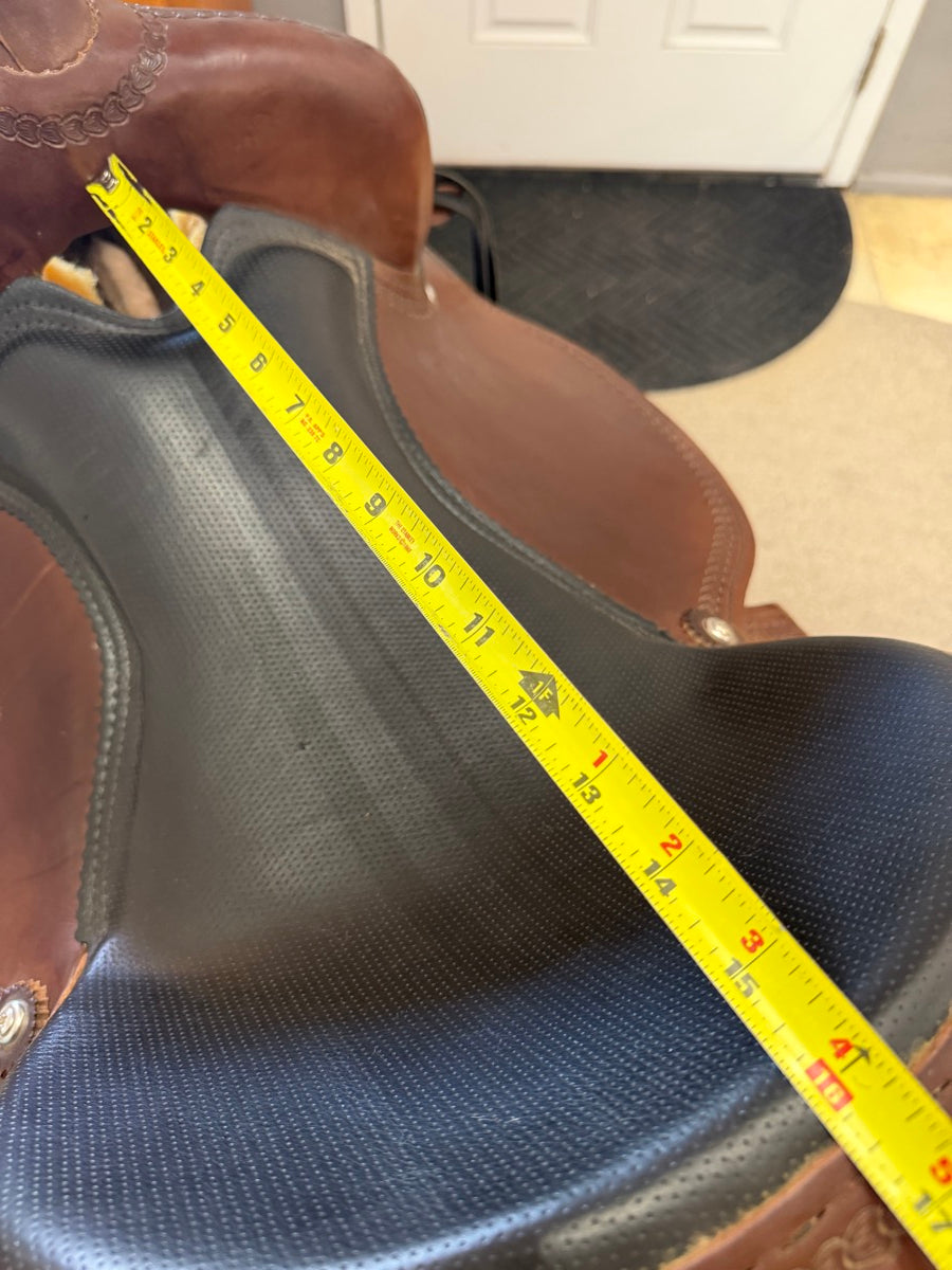 16" Dakota Trail Saddle 213