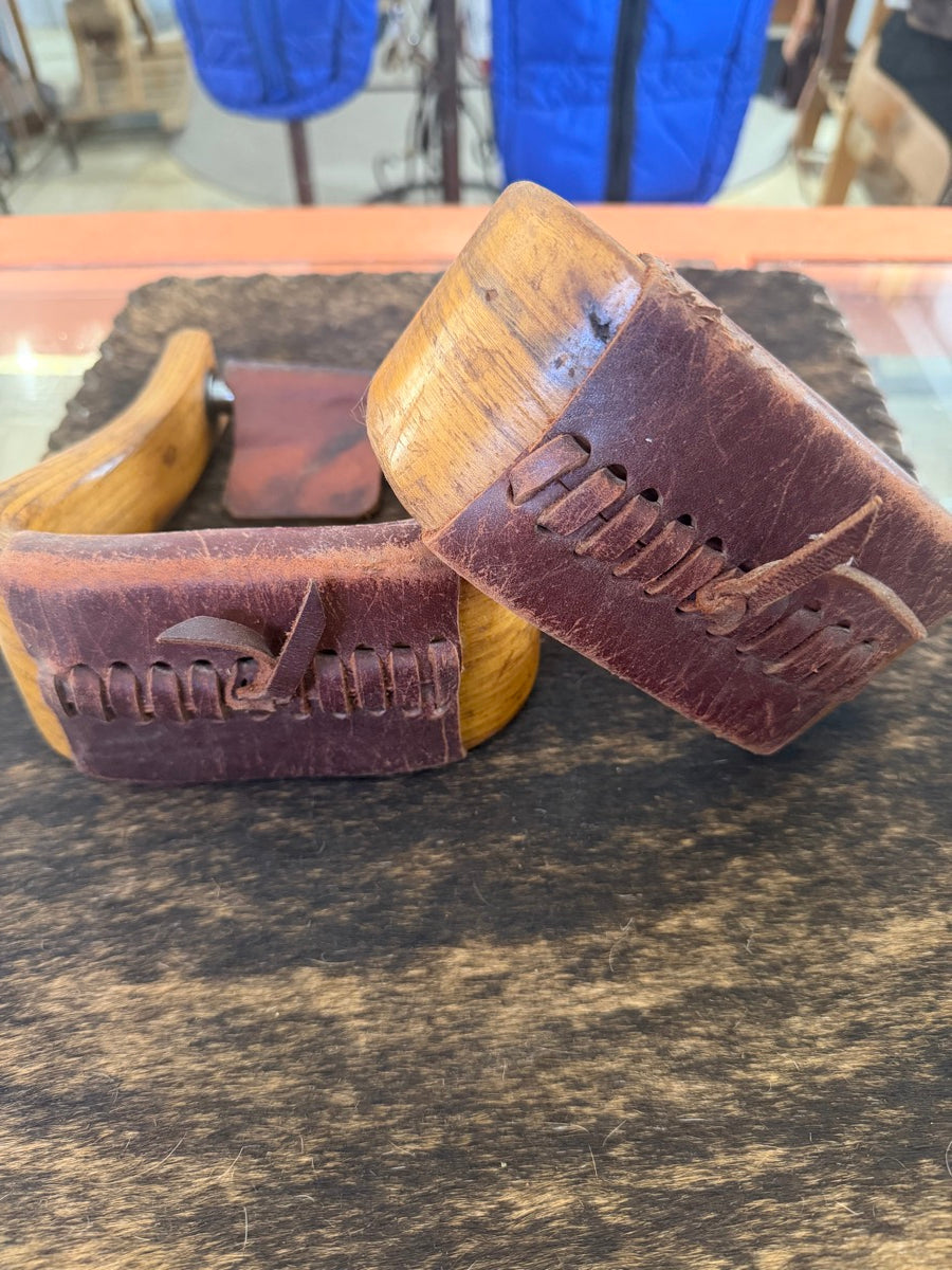 Nettles Flat Bottom 3 inch Tread Stirrups      STR1121