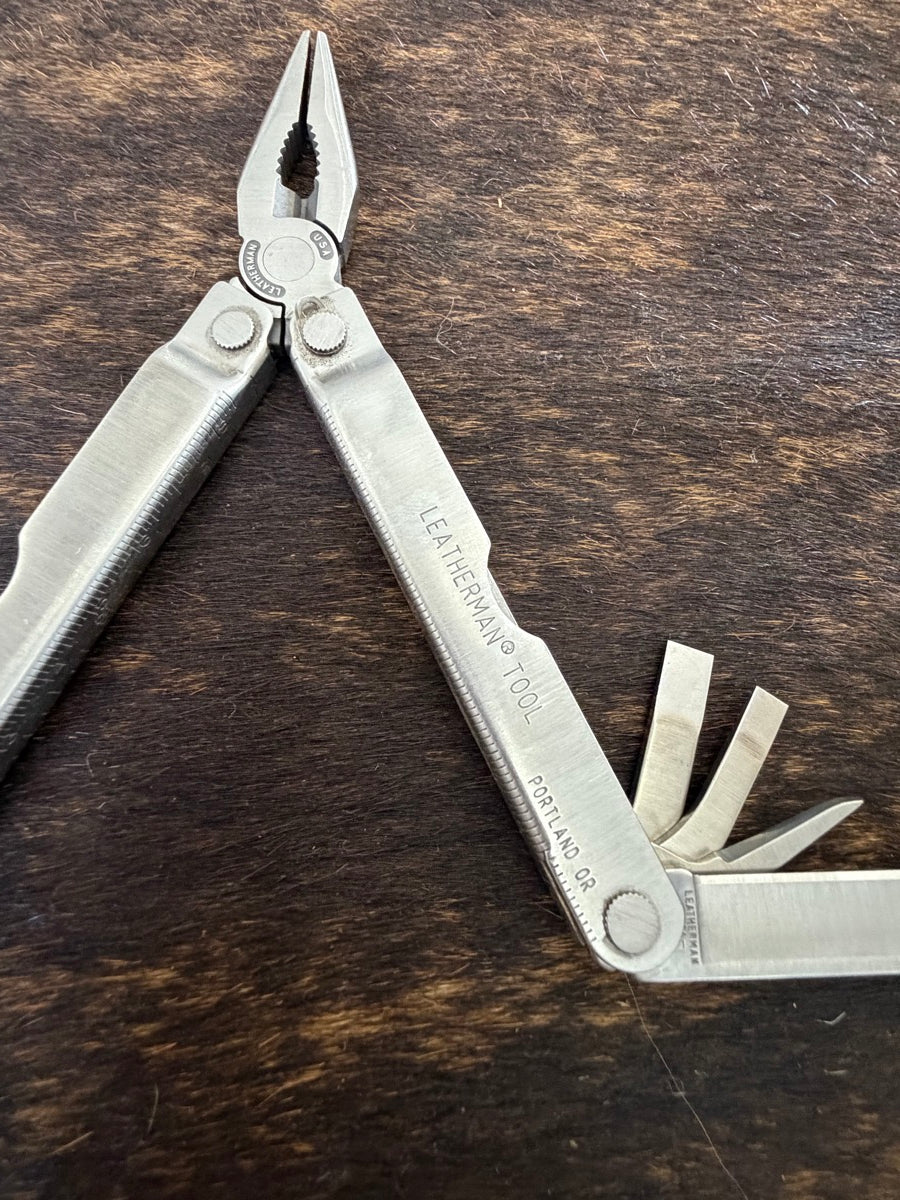 Leatherman 14-in-1 Multi-Purpose Tools 1 pc      AC1114
