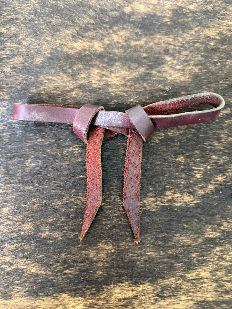 Double Diamond Halter Company Leather Curb Strap   B1308