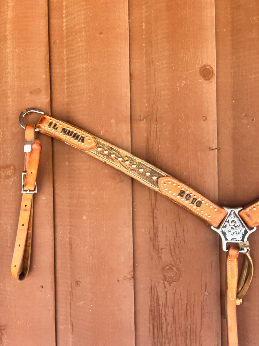 NBHA Leather Breast Collar with Horse Shoe Brand Hardware BCL1111