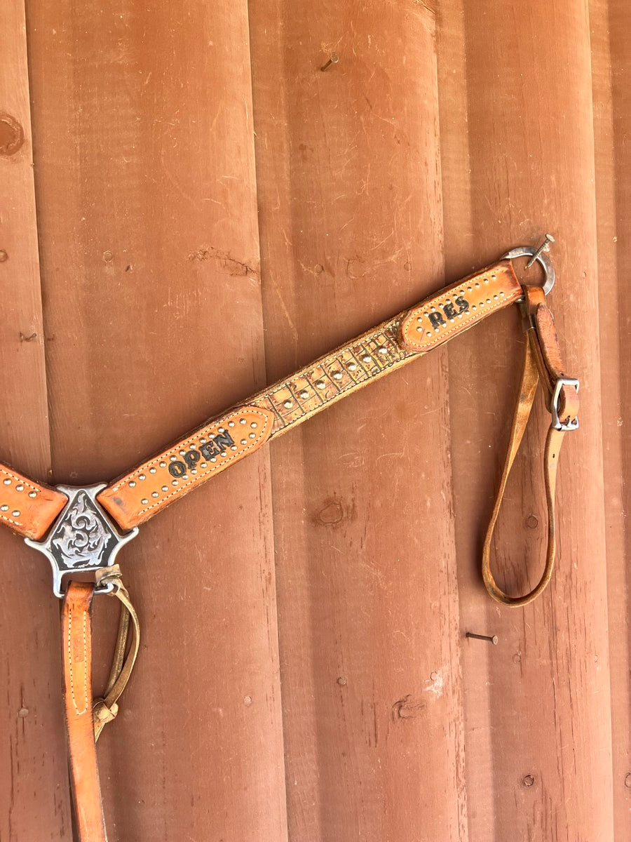 NBHA Leather Breast Collar with Horse Shoe Brand Hardware BCL1111