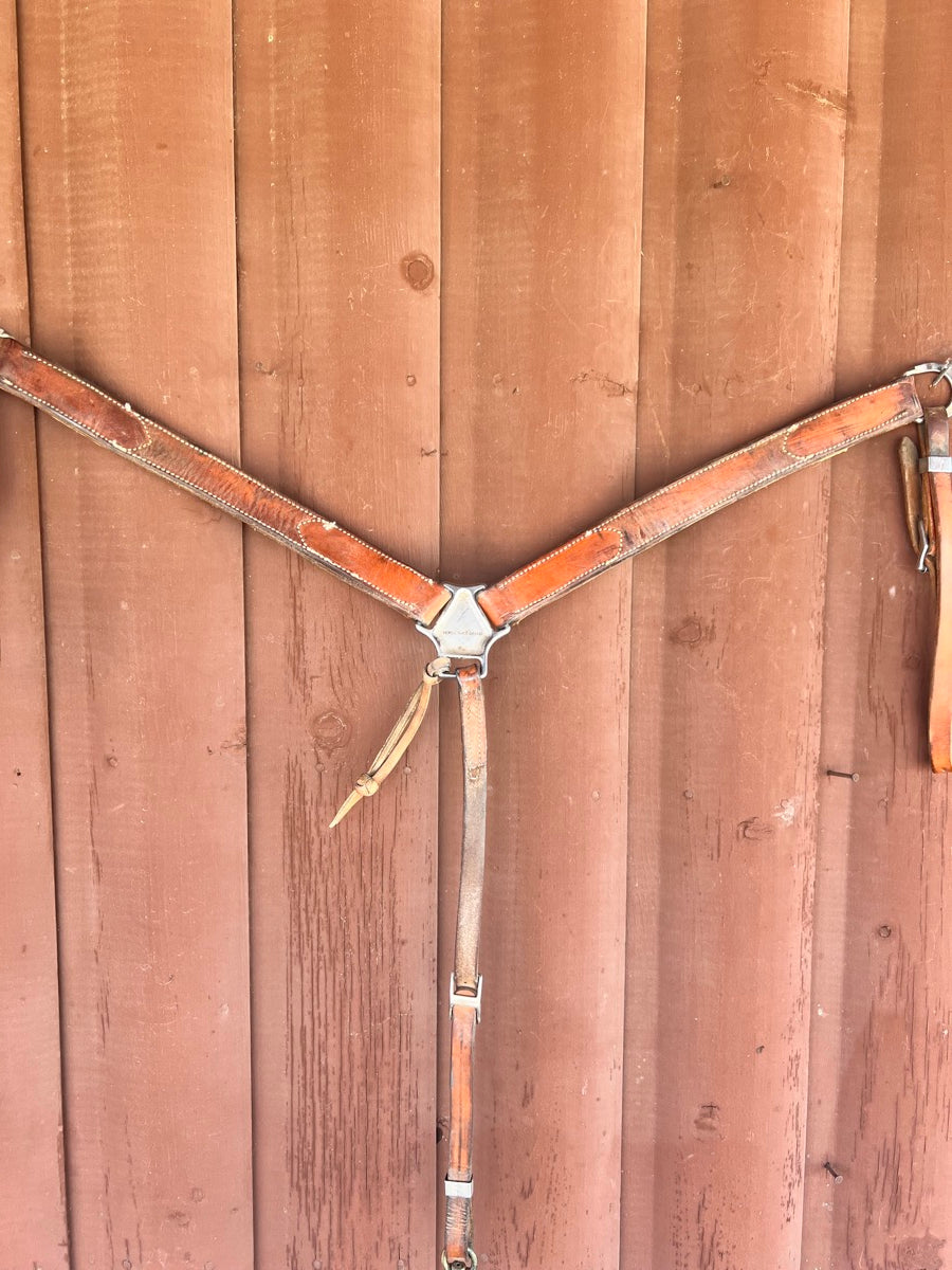 NBHA Leather Breast Collar with Horse Shoe Brand Hardware BCL1111