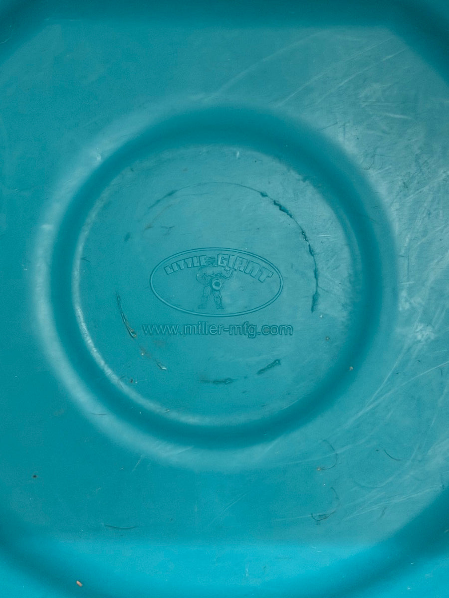 Teal Little Giant 20 Qt Flat Back Bucket     GR1123