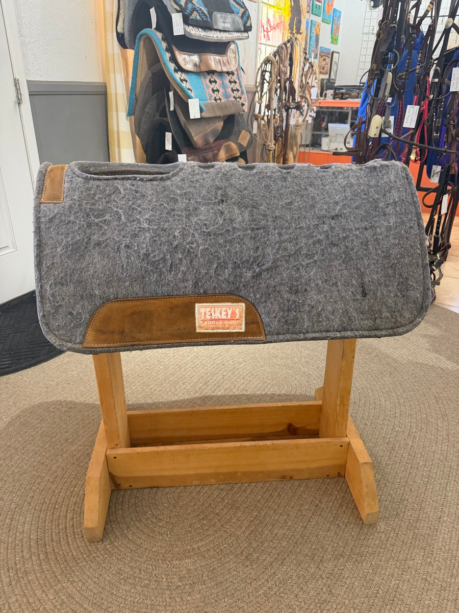32" x 1" Gray Teskeys Felt Saddle Pad with Vented Spine    SP1162