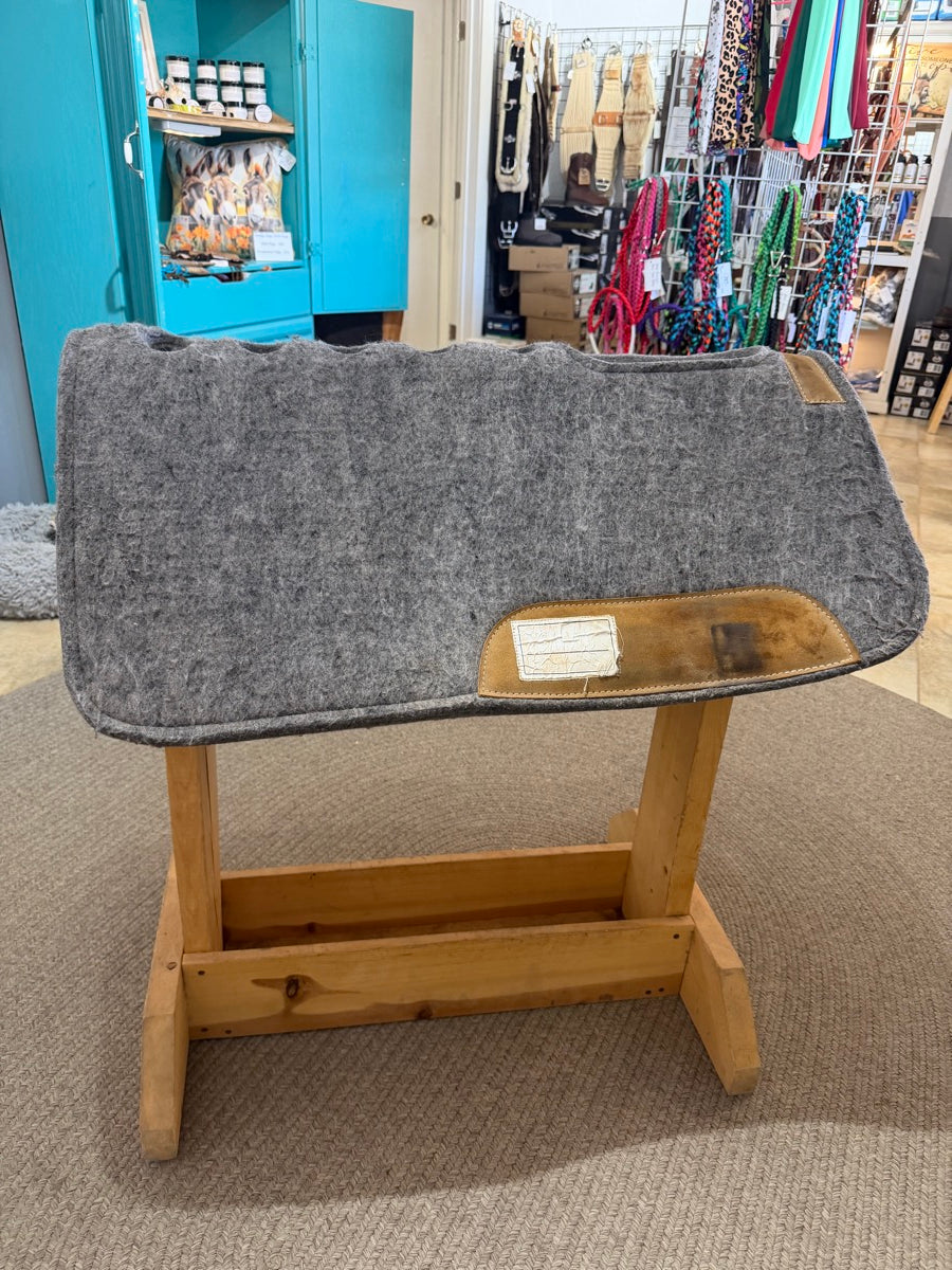 32" x 1" Gray Teskeys Felt Saddle Pad with Vented Spine    SP1162
