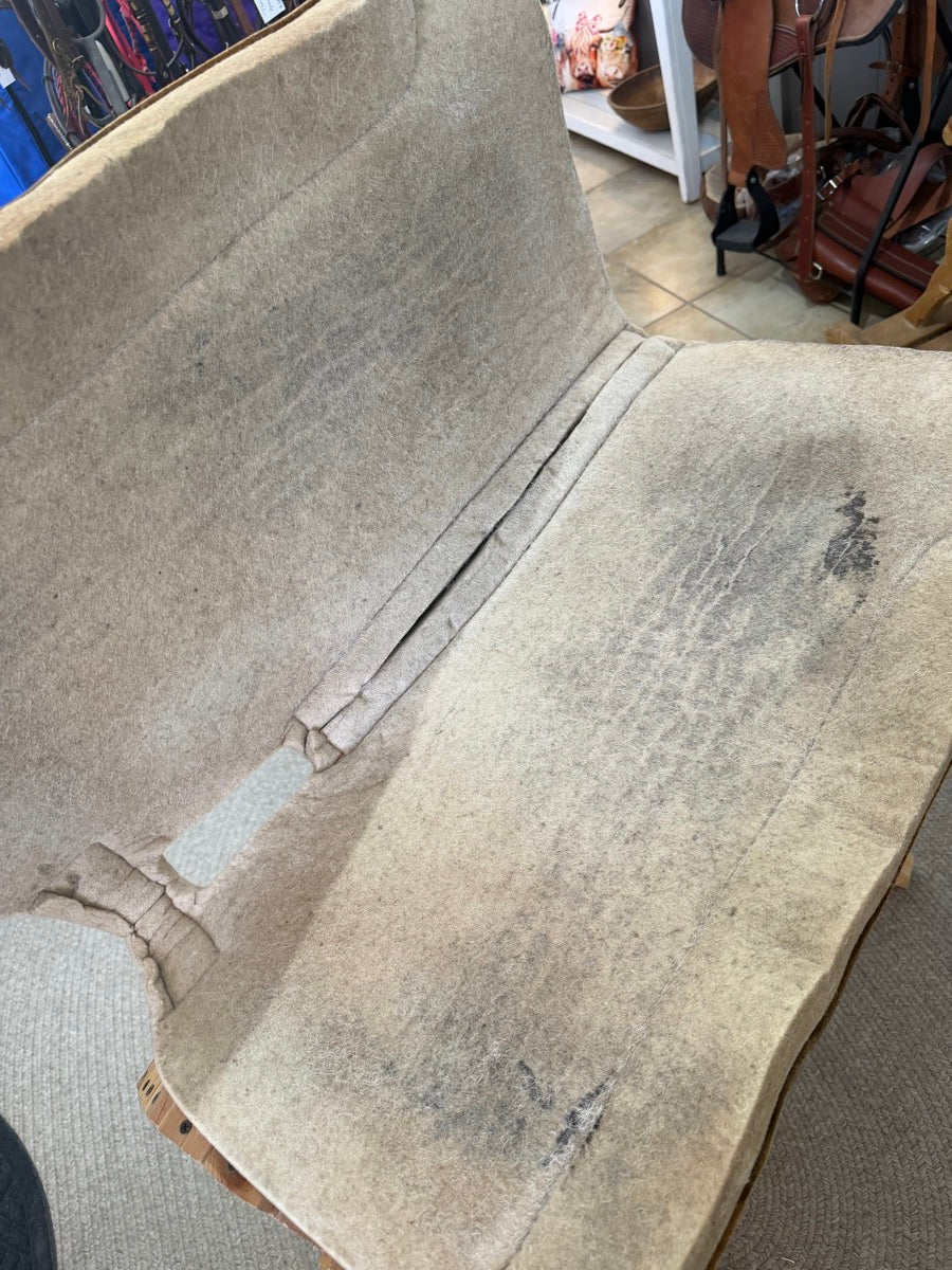 32" x 1 1/8" 5 Star Contoured Wool Saddle Pad      SP1164
