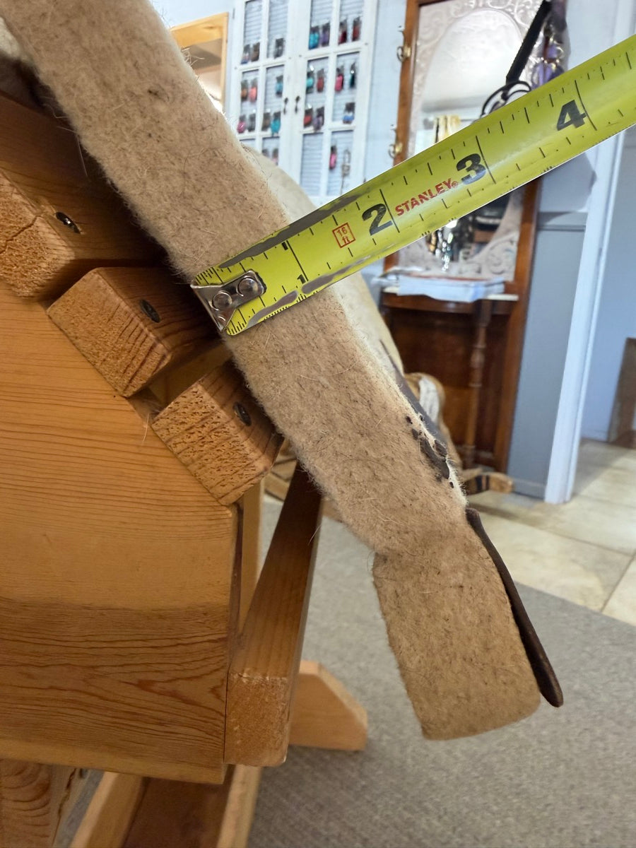 32" x 1 1/8" 5 Star Contoured Wool Saddle Pad      SP1166