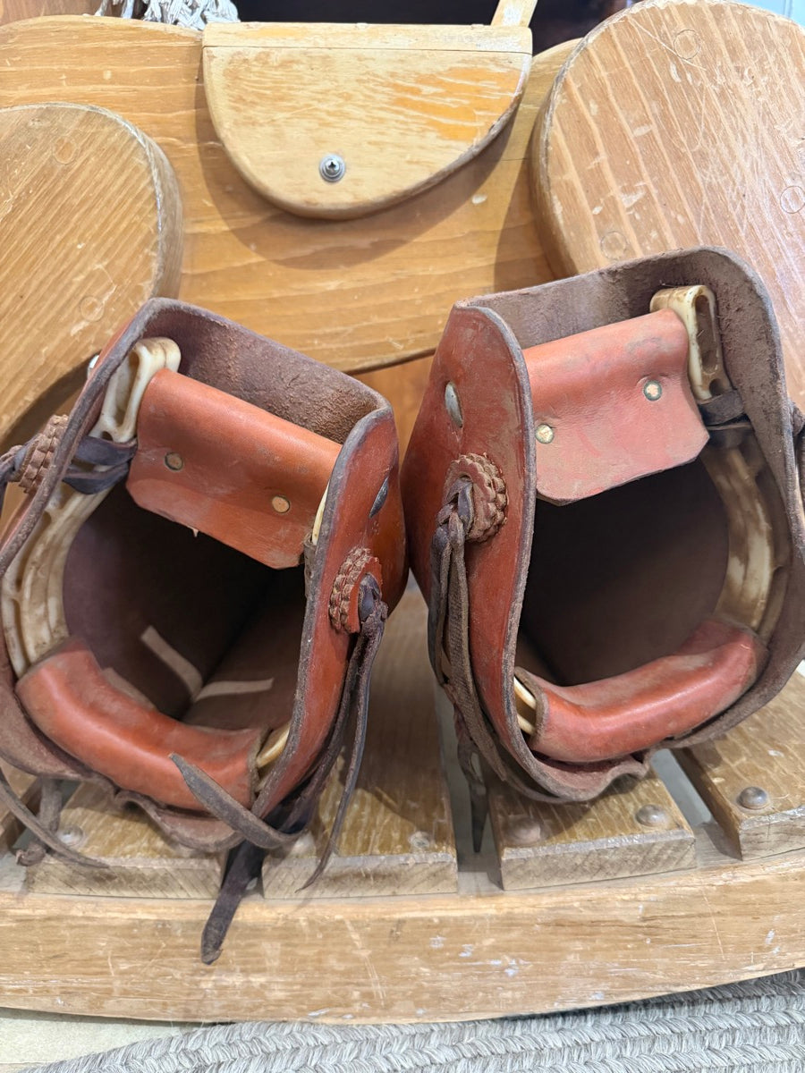 Leather Tapaderos Light Visalia Style Stirrups       STR1129