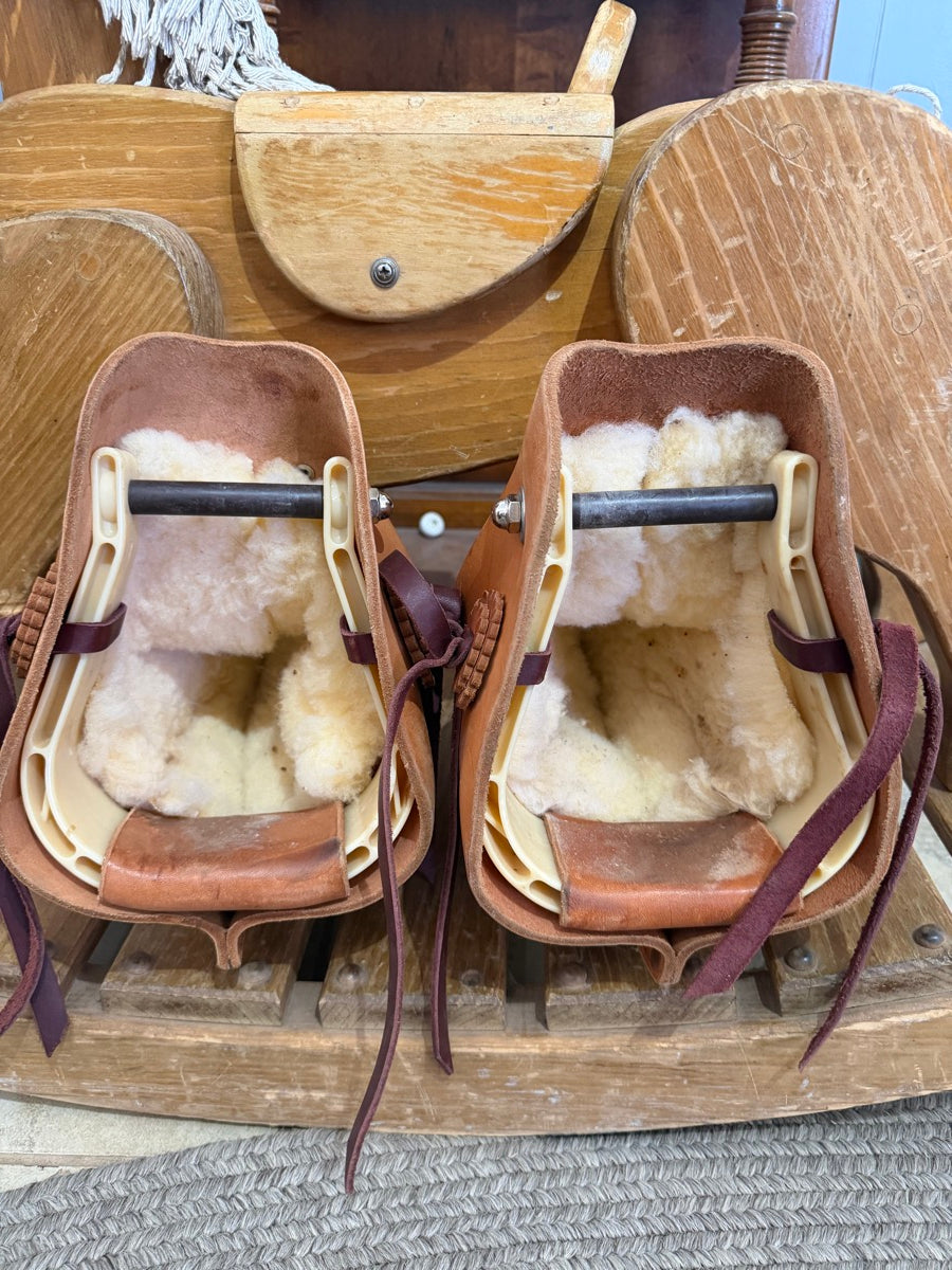 Leather Tapaderos Stirrups       STR1130