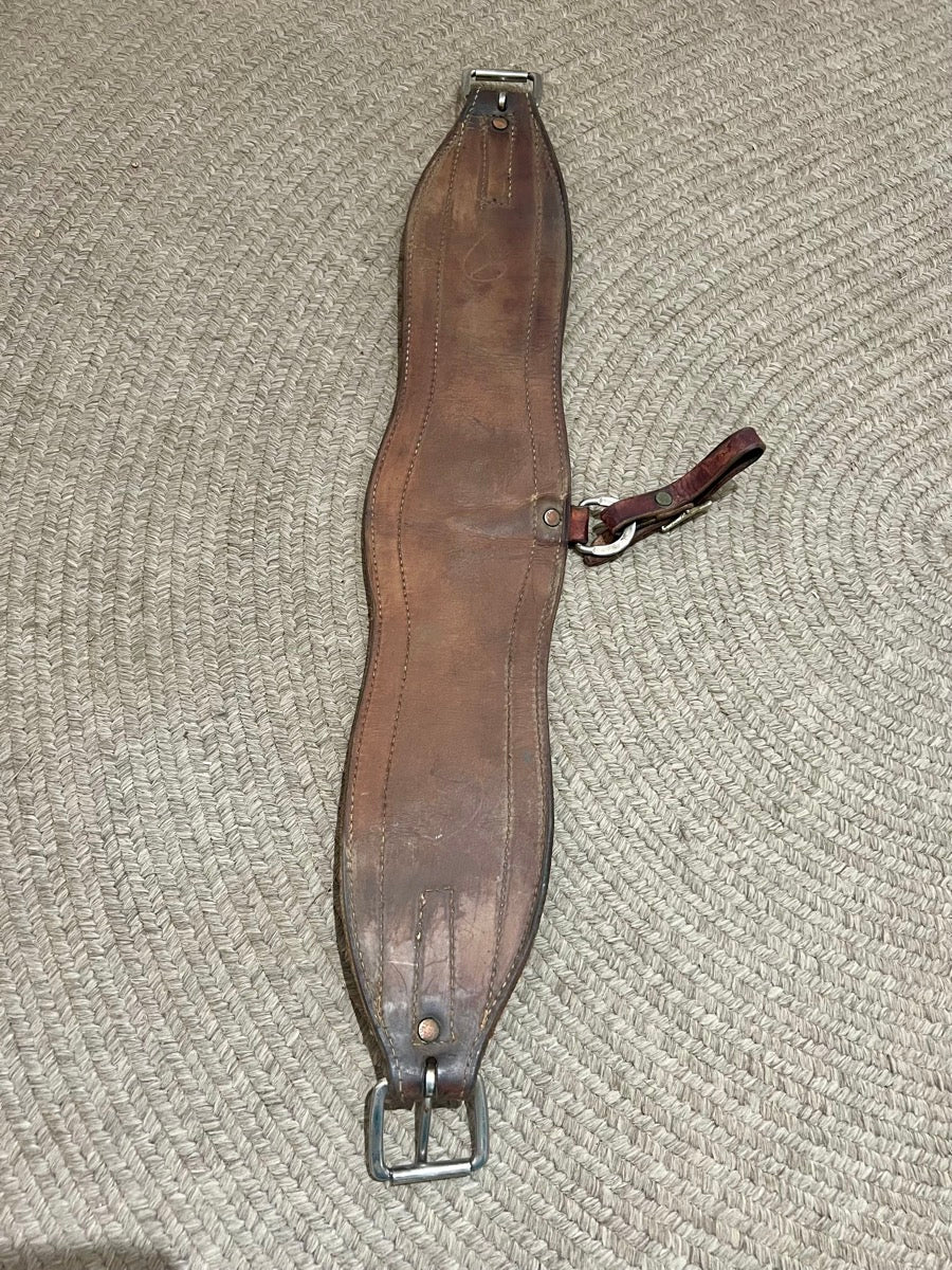 Scalloped Leather Flank Cinch    CN1128