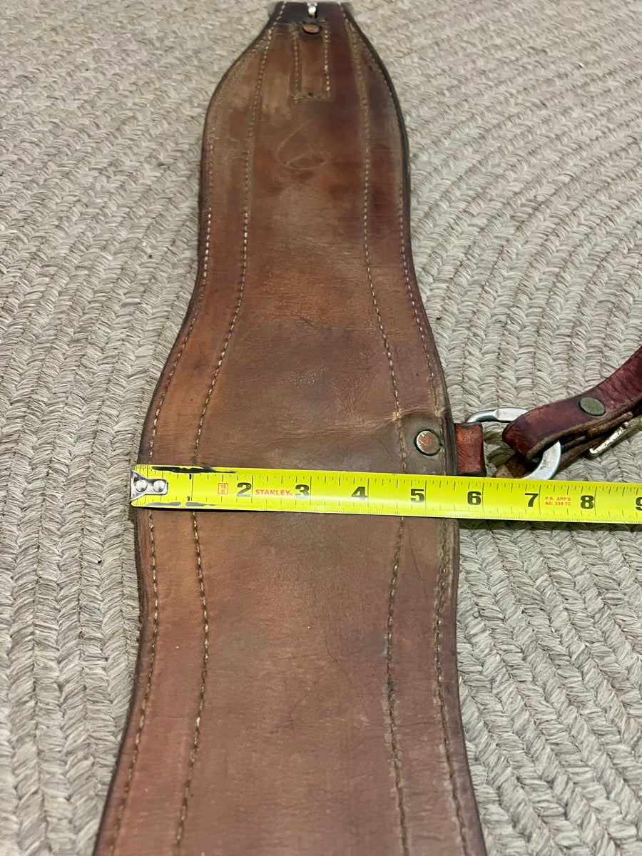 Scalloped Leather Flank Cinch    CN1128