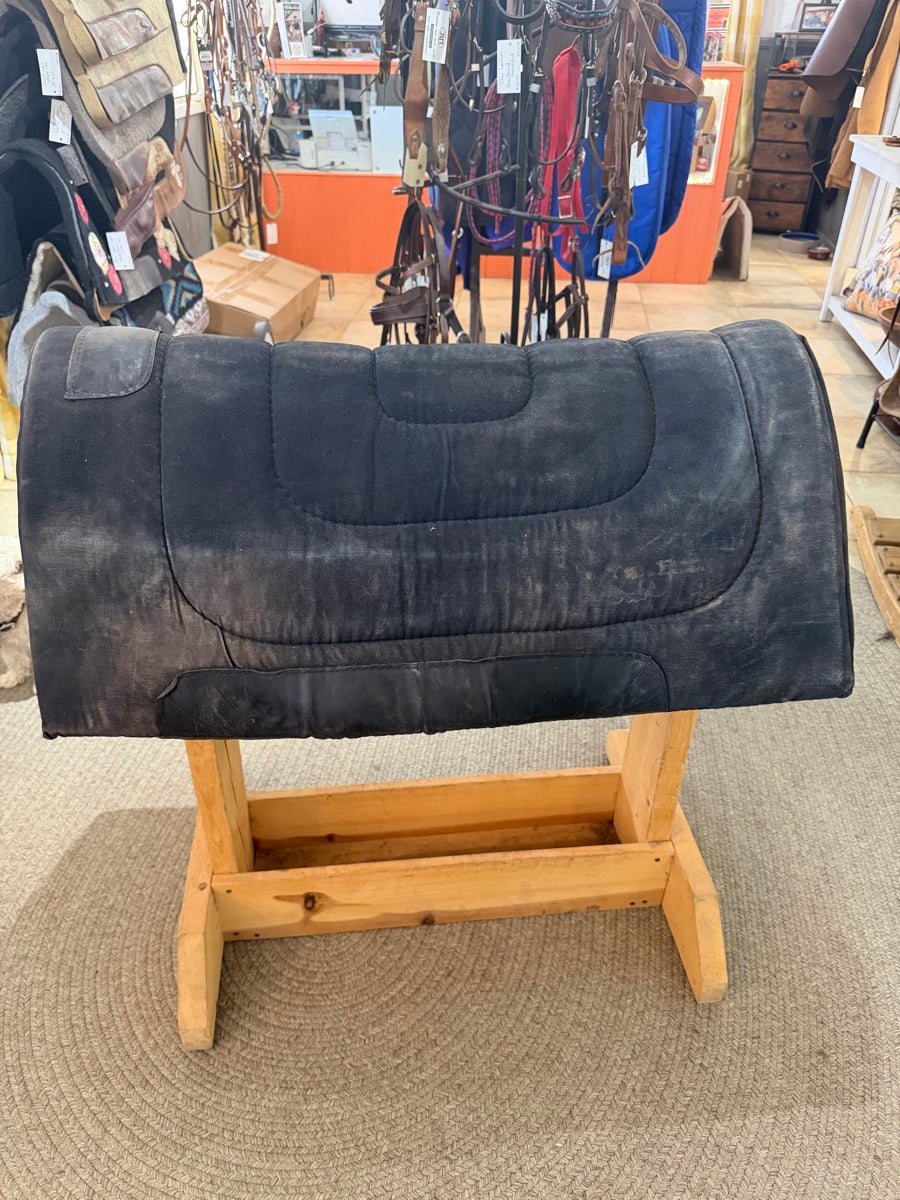 32" x 1" Black Canvas Western Saddle Pad      SP1168